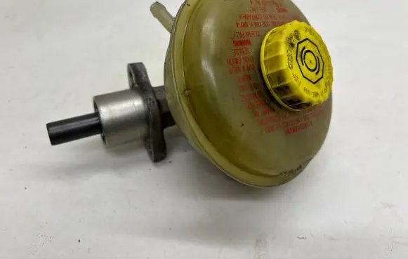 Audi Cabriolet B3 8G Master brake cylinder 4A0611301