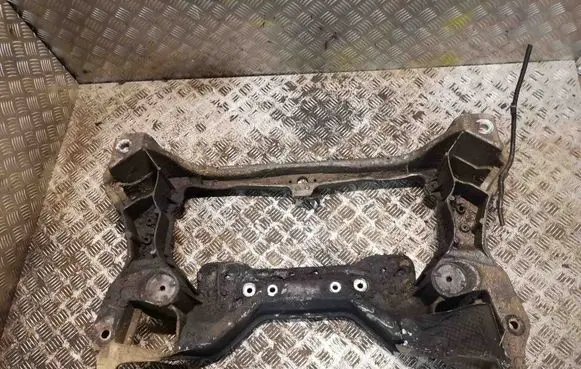 Mercedes-Benz C W203 Front subframe A2036280657 2036280657