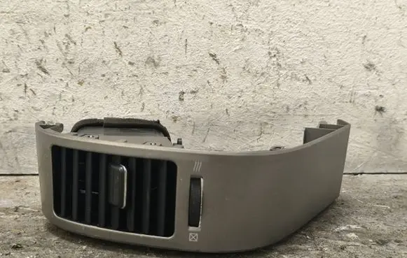 Toyota Prius (XW20) Dashboard side air vent grill/cover trim 5565047060