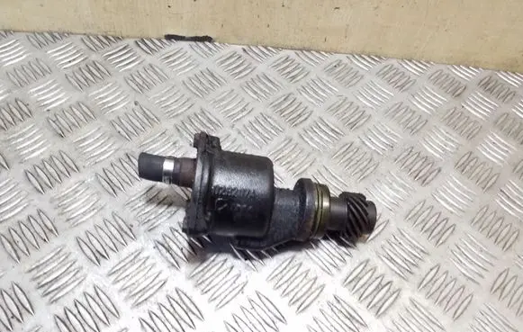 Volkswagen PASSAT B4 Vacuum pump 028207A
