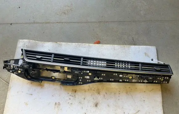 Audi Q7 4M Dashboard air vent grill cover trim 4M1820902 4M1820902L