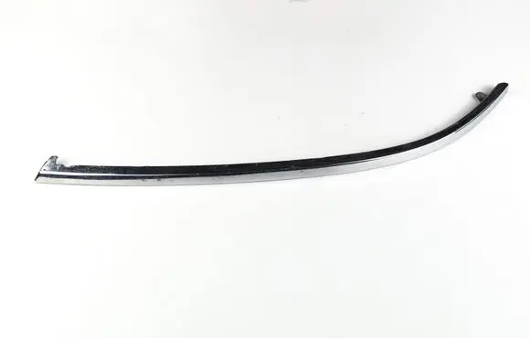 Front bumper splitter molding