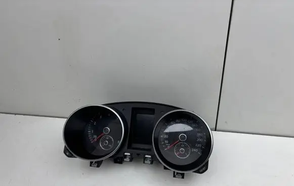 Speedometer (instrument cluster)