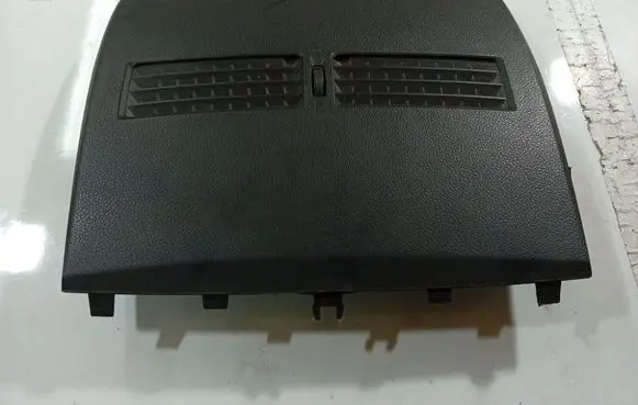 Nissan Tiida C11 Dash center air vent grill P00588414