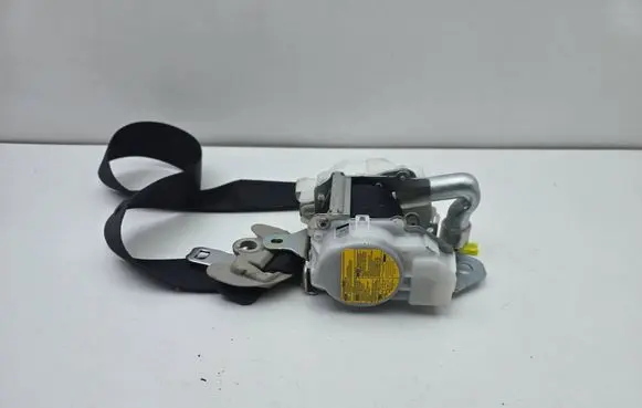 Toyota Prius (XW30) Front seatbelt 7S7560P 0538154 569042