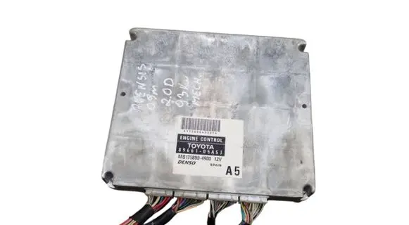Toyota Avensis T250 Engine control unit/module 8966105A53 MB1758004900