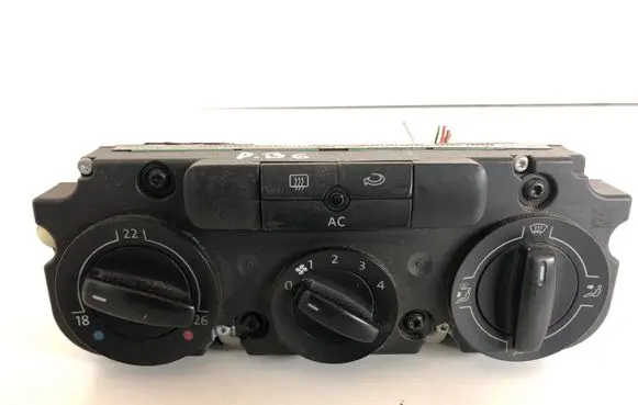 Volkswagen PASSAT B6 Climate control unit
