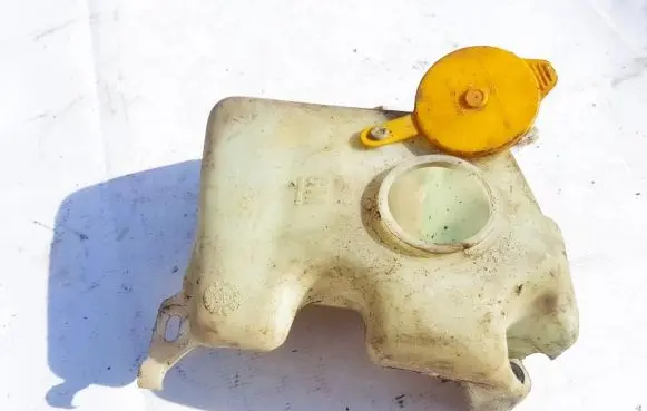 Volvo S40 Windshield washer fluid reservoir/tank 0023935
