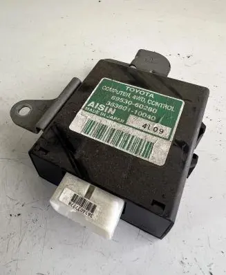 Toyota Land Cruiser (J120) Transfer box differential control unit 36380110040 8953060280
