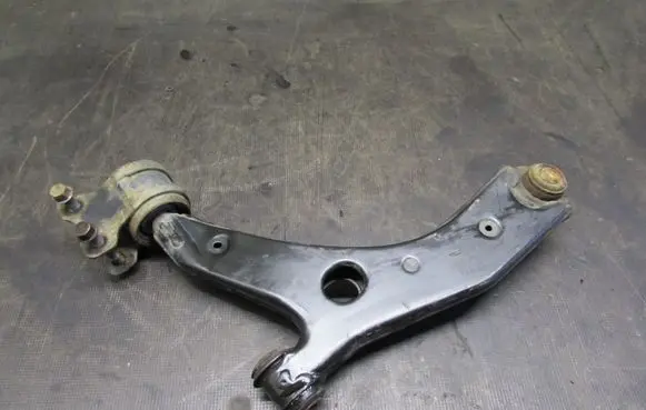 Mazda 3 I Front control arm