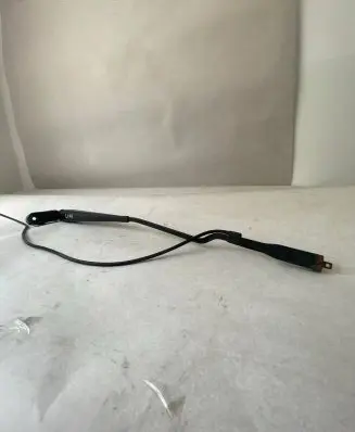 Mercedes-Benz Vito Viano W639 Front wiper blade arm A6398200144
