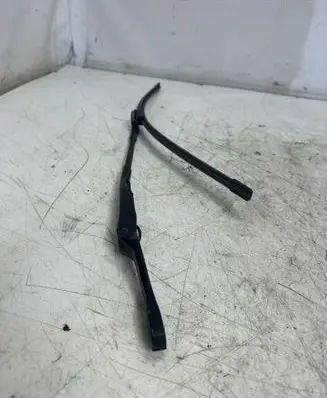 Mercedes-Benz CLS AMG C219 Front wiper blade arm A2118200344