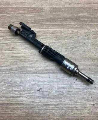 BMW X5 E70 Fuel injector 0261500063 1364756860712 0603388