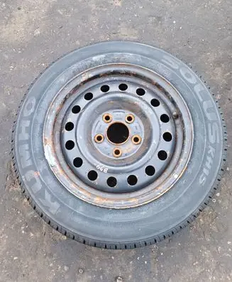 Nissan Almera Tino R15 spare wheel 