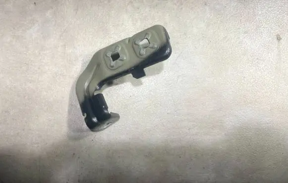BMW 4 F32 F33 Fender mounting bracket 7255822