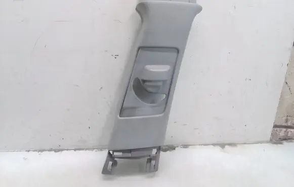 Honda Civic (B) pillar trim (top) 84111