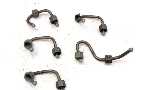 Fuel injector supply line/pipe