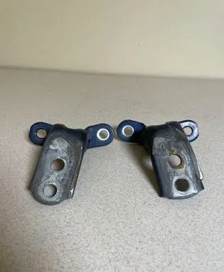 Toyota RAV 4 (XA10) Front door upper hinge