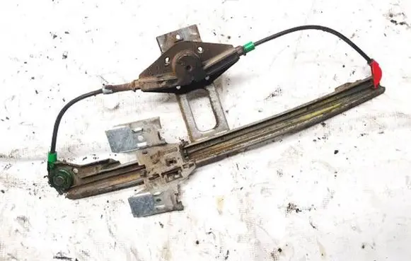 Volkswagen Golf III Rear door window regulator motor 1h4839402