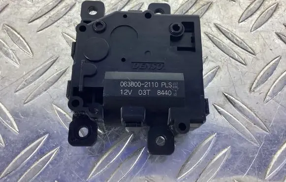 Lexus RC Air flap motor/actuator 0638002110
