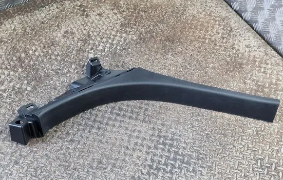 Dodge Durango III (D)pillar trim (top) 6DF17DX9AA