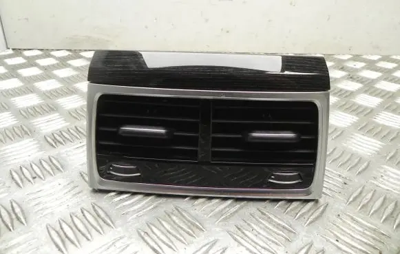 BMW 7 G11 G12 Rear air vent grill 9301745