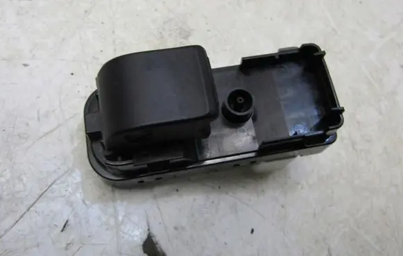 Mazda CX-3 Quarter vent window switch D09H66370