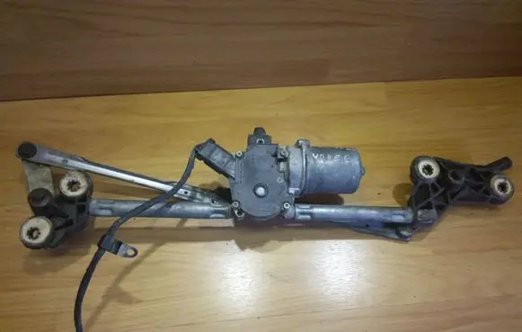 Chrysler Voyager Front wiper linkage and motor