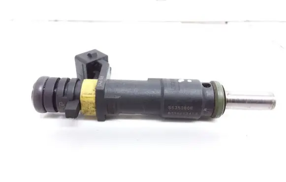 Opel Zafira B Fuel injector 55353806 6114B03473