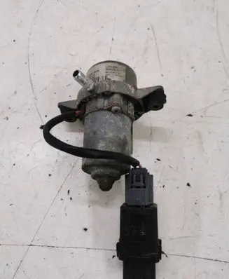Opel Astra J Vacuum pump 13343961 00942807
