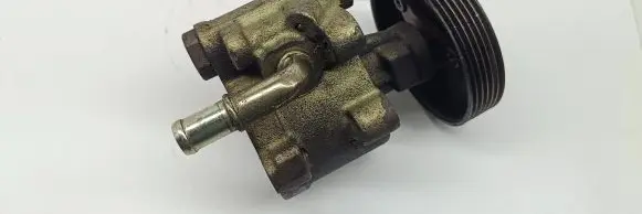 Renault Scenic I Power steering pump 7700415198 26058572 7700417308