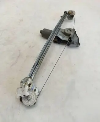 Mercedes-Benz E W210 Rear door manual window regulator 0130821673 191745