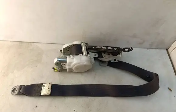 Lexus IS 220D-250-350 Front seatbelt 7M8750P 537517 CMVSS209