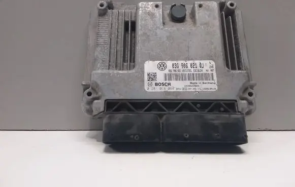 Volkswagen Golf V Engine control unit/module 03G906021QJ 0281014064