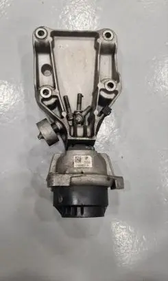 BMW 7 F01 F02 F03 F04 Engine mount bracket 6777371 22116777371