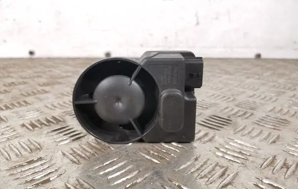 Toyota RAV 4 (XA40) Alarm relay 01720315150