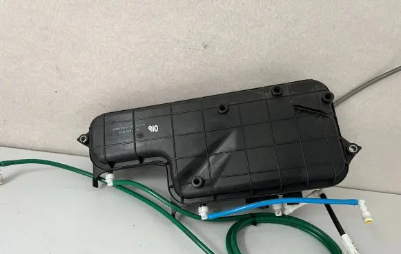 Mercedes-Benz S W221 Vacuum air tank A0008002219 054856D PA66GF30