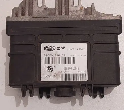 Volkswagen Golf III Engine control unit/module 032906030N 6160025609