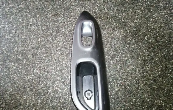 Nissan Juke I F15 Rear door window switch trim 829611KA0A