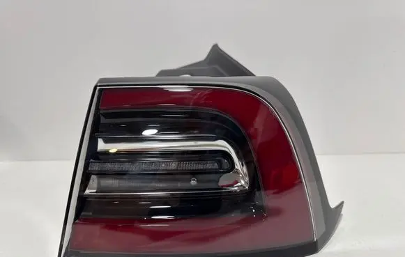 Tesla Model 3 Rear/tail lights 107740000g