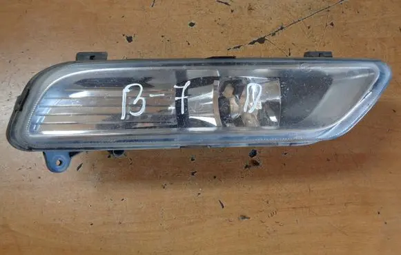 Volkswagen PASSAT B7 Front fog light