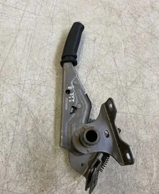 Toyota Land Cruiser (J120) Hand brake release handle 