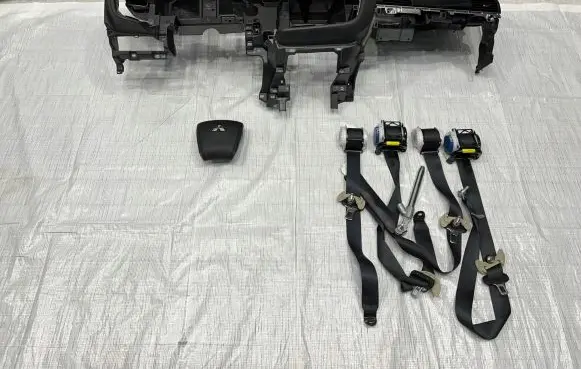 Mitsubishi Outlander Airbag set with panel 