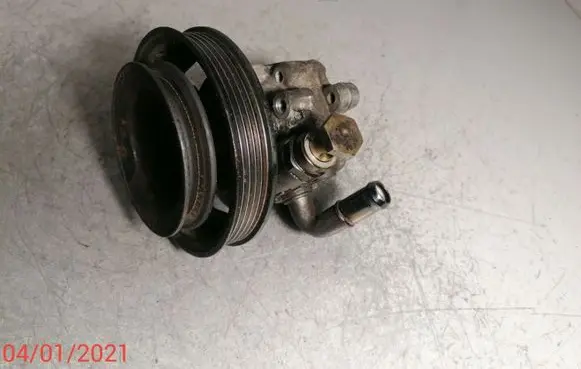 Volkswagen PASSAT B5 Power steering pump 3D0145156