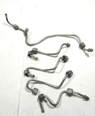Nissan Qashqai Fuel injector supply line/pipe 833675 5779