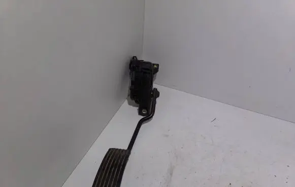 Volvo S40, V40 Accelerator throttle pedal 30865642 M865642 6PV00830100