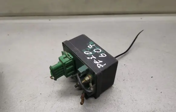 Peugeot 607 Glow plug pre-heat relay 598138