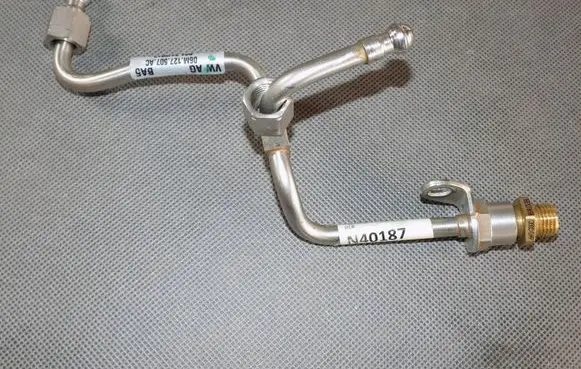 Volkswagen Touareg III Engine coolant pipe/hose 06M127507AC