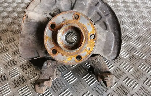 Volvo V70 Front wheel hub