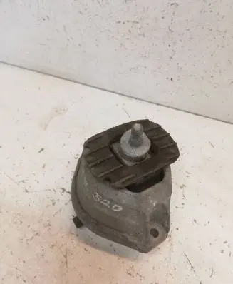 BMW 5 E60 E61 Engine mount bracket 6769874 1593461